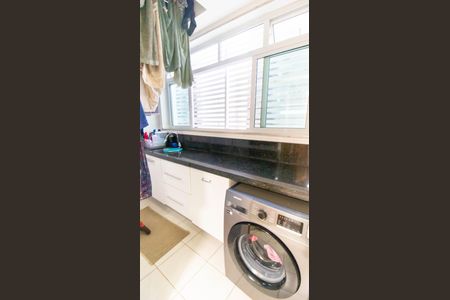 Apartamento para alugar com 120m², 3 quartos e 2 vagas Apartamento para alugar com 120m², 3 quartos e 2 vagasCozinha e Área de Serviço