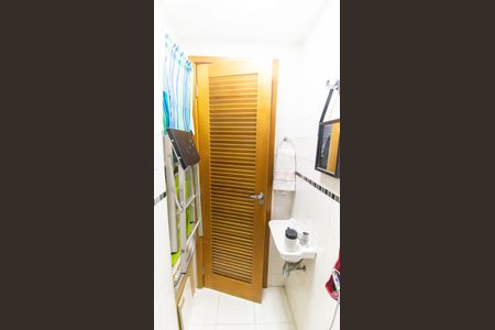 Apartamento para alugar com 120m², 3 quartos e 2 vagas Apartamento para alugar com 120m², 3 quartos e 2 vagasBanheiro de Serviço