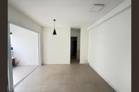 Apartamento à venda com 38m², 1 quarto e 1 vaga Apartamento à venda com 38m², 1 quarto e 1 vagaFoto 02