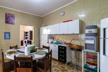 Casa à venda com 340m², 5 quartos e 3 vagasCozinha