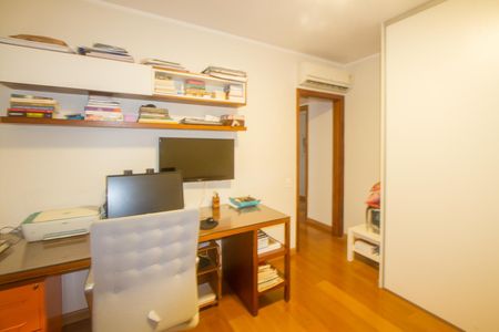 Apartamento à venda com 260m², 3 quartos e 3 vagasSuíte 1