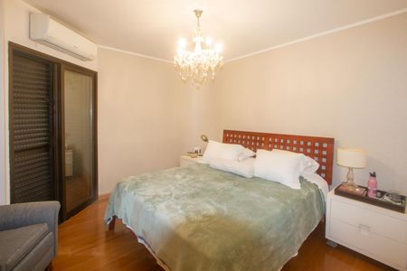 Apartamento à venda com 260m², 3 quartos e 3 vagasSuíte 2