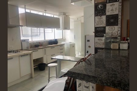 Apartamento à venda com 144m², 4 quartos e 2 vagas