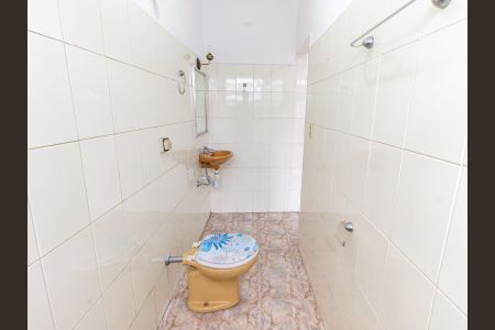 Casa à venda com 167m², 3 quartos e 4 vagasCasa 2 - Banheiro