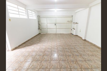 Casa à venda com 167m², 3 quartos e 4 vagasCasa 2 - Área de Serviço