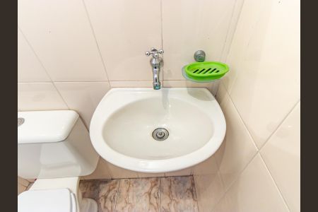 Casa à venda com 167m², 3 quartos e 4 vagasCasa 2 - Banheiro de serviço 