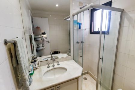 Apartamento à venda com 221m², 3 quartos e 3 vagasBanheiro da Suíte 1