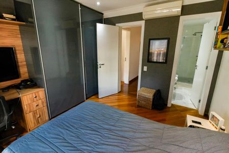 Apartamento à venda com 221m², 3 quartos e 3 vagasSuíte 2