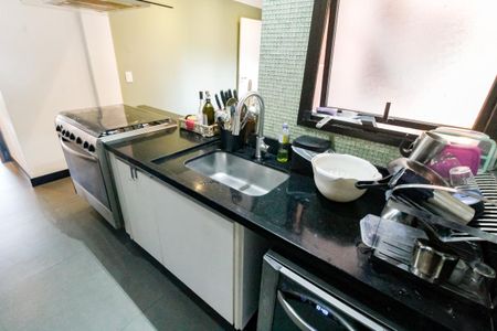 Apartamento à venda com 221m², 3 quartos e 3 vagasCozinha - Armários