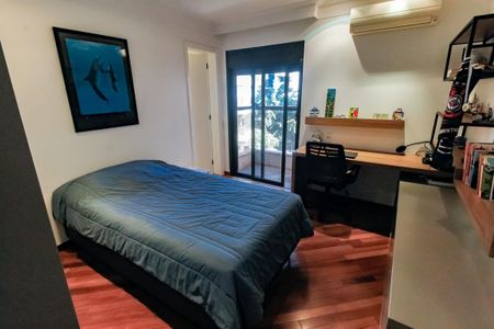 Apartamento à venda com 221m², 3 quartos e 3 vagasSuíte 1