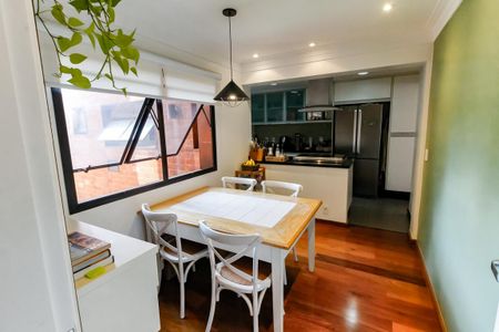 Apartamento à venda com 221m², 3 quartos e 3 vagasCopa