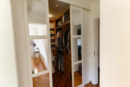 Apartamento à venda com 221m², 3 quartos e 3 vagasCloset da suíte 3