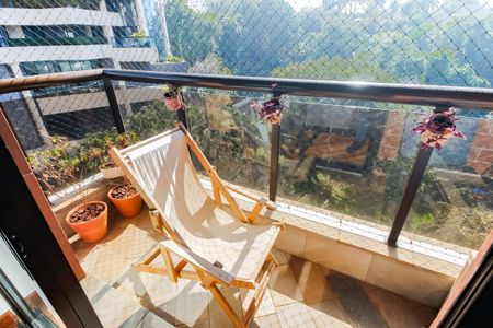 Apartamento à venda com 221m², 3 quartos e 3 vagasVaranda - Suíte 3