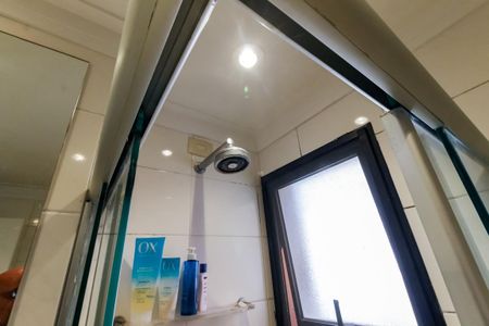 Apartamento à venda com 221m², 3 quartos e 3 vagasBanheiro da Suíte 1 - chuveiro