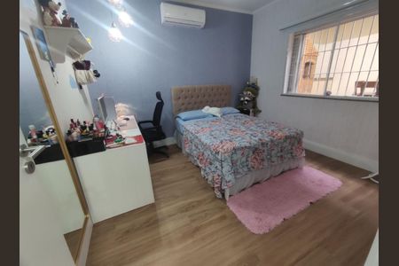 Casa à venda com 211m², 4 quartos e 3 vagas Casa à venda com 211m², 4 quartos e 3 vagasFoto 07