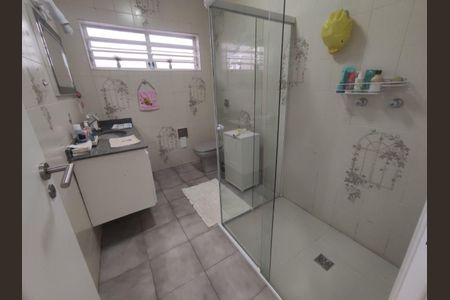Casa à venda com 211m², 4 quartos e 3 vagas Casa à venda com 211m², 4 quartos e 3 vagasFoto 09