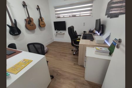 Casa à venda com 211m², 4 quartos e 3 vagas Casa à venda com 211m², 4 quartos e 3 vagasFoto 15