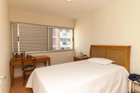 Apartamento à venda com 135m², 4 quartos e 1 vagaQuarto 2