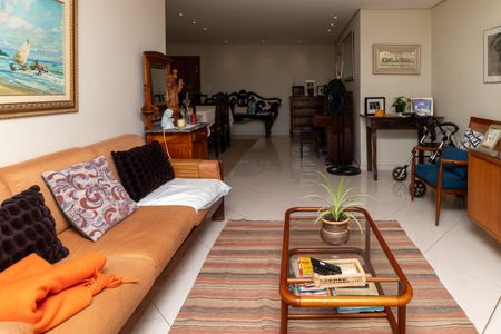 Apartamento à venda com 135m², 4 quartos e 1 vagaSala