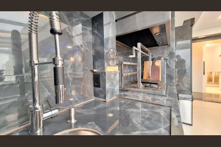 Apartamento à venda com 190m², 3 quartos e 3 vagasVaranda 2