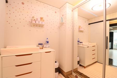 Apartamento à venda com 190m², 3 quartos e 3 vagasQuarto