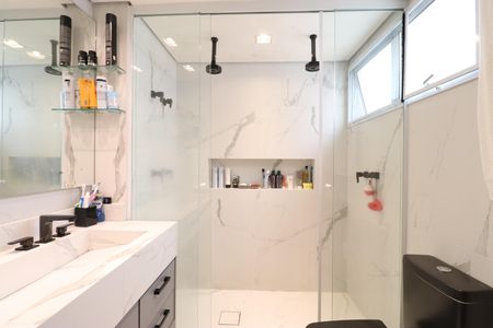 Apartamento à venda com 190m², 3 quartos e 3 vagasBanheiro da Suíte 1