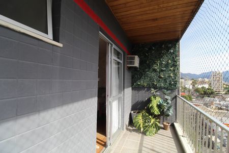 Apartamento à venda com 256m², 3 quartos e 2 vagasVista da Suíte 2