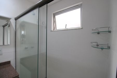 Apartamento à venda com 256m², 3 quartos e 2 vagasBanheiro da suíte 2