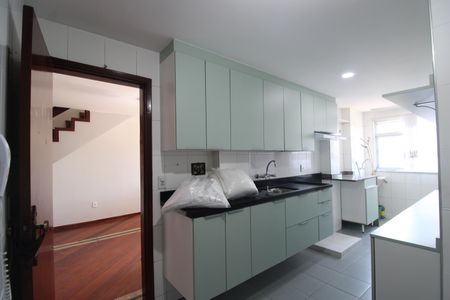 Apartamento à venda com 256m², 3 quartos e 2 vagasCozinha