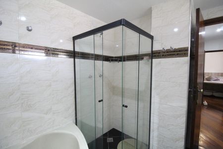 Apartamento à venda com 256m², 3 quartos e 2 vagasBanheiro da suíte 3