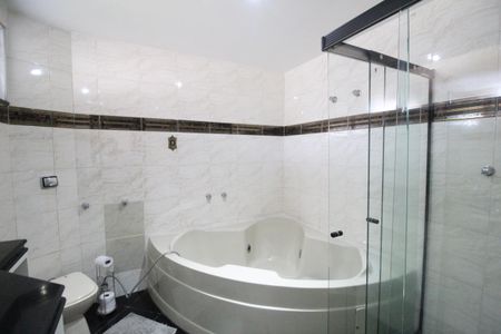 Apartamento à venda com 256m², 3 quartos e 2 vagasBanheiro da suíte 3