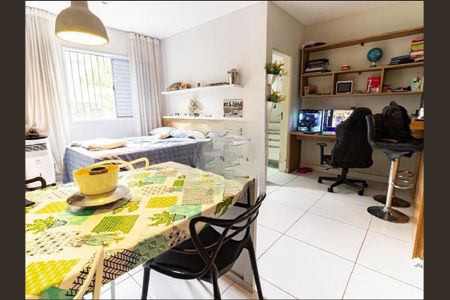 Apartamento à venda com 42m², 1 quarto e sem vaga