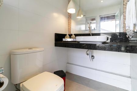 Casa à venda com 380m², 4 quartos e 4 vagas Casa à venda com 380m², 4 quartos e 4 vagas Área gourmet /Lavabo