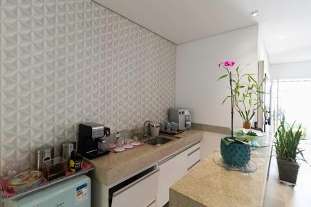 Casa à venda com 380m², 4 quartos e 4 vagas Casa à venda com 380m², 4 quartos e 4 vagasSala