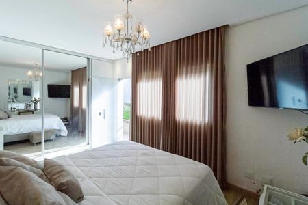 Casa à venda com 380m², 4 quartos e 4 vagas Casa à venda com 380m², 4 quartos e 4 vagasSuíte 4