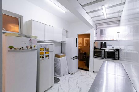 Casa à venda com 380m², 4 quartos e 4 vagas Casa à venda com 380m², 4 quartos e 4 vagasCozinha