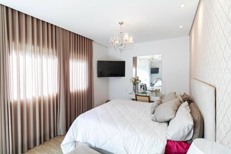 Casa à venda com 380m², 4 quartos e 4 vagas Casa à venda com 380m², 4 quartos e 4 vagasSuíte 4