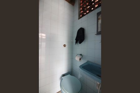 Casa à venda com 239m², 3 quartos e 4 vagasBanheiro de Serviço