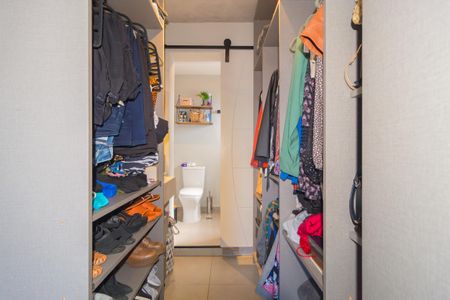 Apartamento à venda com 62m², 2 quartos e 1 vaga Apartamento à venda com 62m², 2 quartos e 1 vagaCloset Quarto