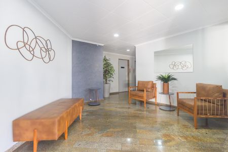 Apartamento à venda com 62m², 2 quartos e 1 vaga Apartamento à venda com 62m², 2 quartos e 1 vagaHall social