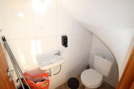 Casa à venda com 181m², 3 quartos e 6 vagasBanheiro de Serviço