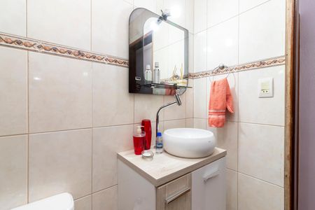 Casa à venda com 122m², 3 quartos e 2 vagas Casa à venda com 122m², 3 quartos e 2 vagasBanheiro