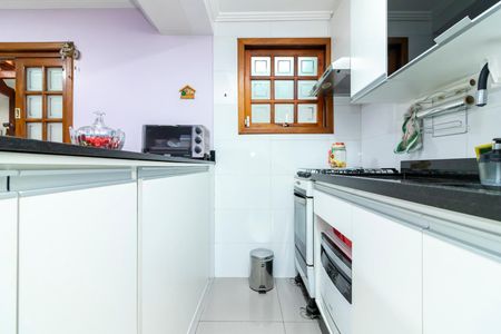 Casa à venda com 122m², 3 quartos e 2 vagas Casa à venda com 122m², 3 quartos e 2 vagasCozinha