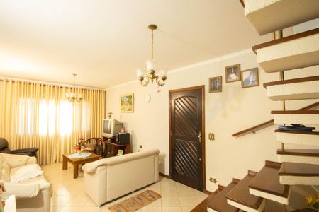 Casa à venda com 182m², 4 quartos e 2 vagas Casa à venda com 182m², 4 quartos e 2 vagasSala