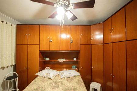 Casa à venda com 182m², 4 quartos e 2 vagas Casa à venda com 182m², 4 quartos e 2 vagasQuarto 1