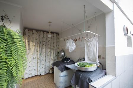 Casa à venda com 182m², 4 quartos e 2 vagas Casa à venda com 182m², 4 quartos e 2 vagasÁrea de Serviço 2