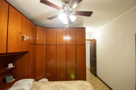 Casa à venda com 182m², 4 quartos e 2 vagas Casa à venda com 182m², 4 quartos e 2 vagasQuarto 1