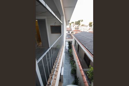 Casa à venda com 182m², 4 quartos e 2 vagas Casa à venda com 182m², 4 quartos e 2 vagasCorredor