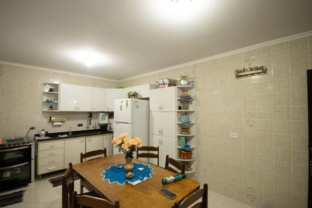 Casa à venda com 182m², 4 quartos e 2 vagas Casa à venda com 182m², 4 quartos e 2 vagasCozinha