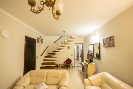 Casa à venda com 182m², 4 quartos e 2 vagas Casa à venda com 182m², 4 quartos e 2 vagasSala